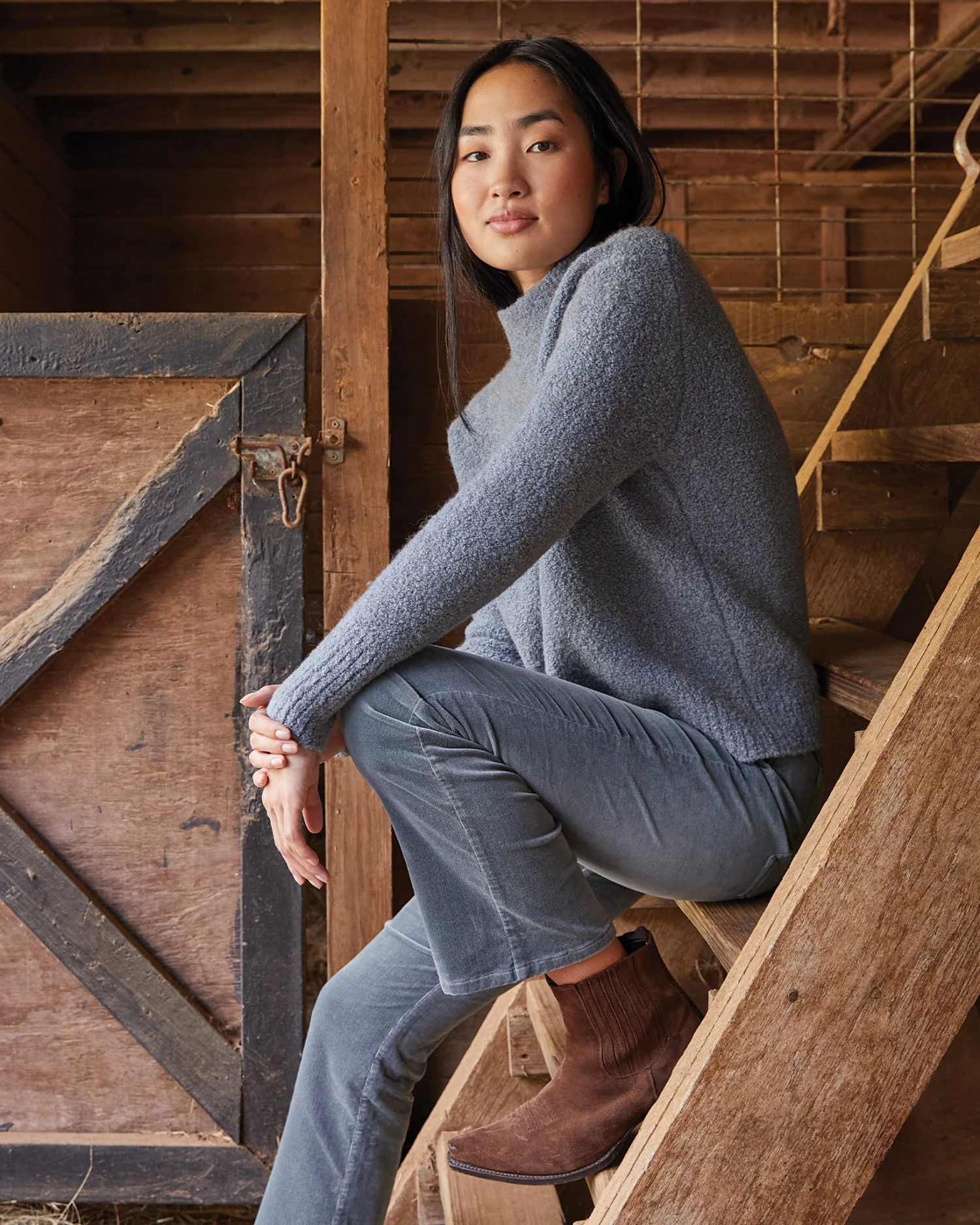 Flare Cropped 5-Pocket Jean In Lovat Stretch Velveteen - Image 7