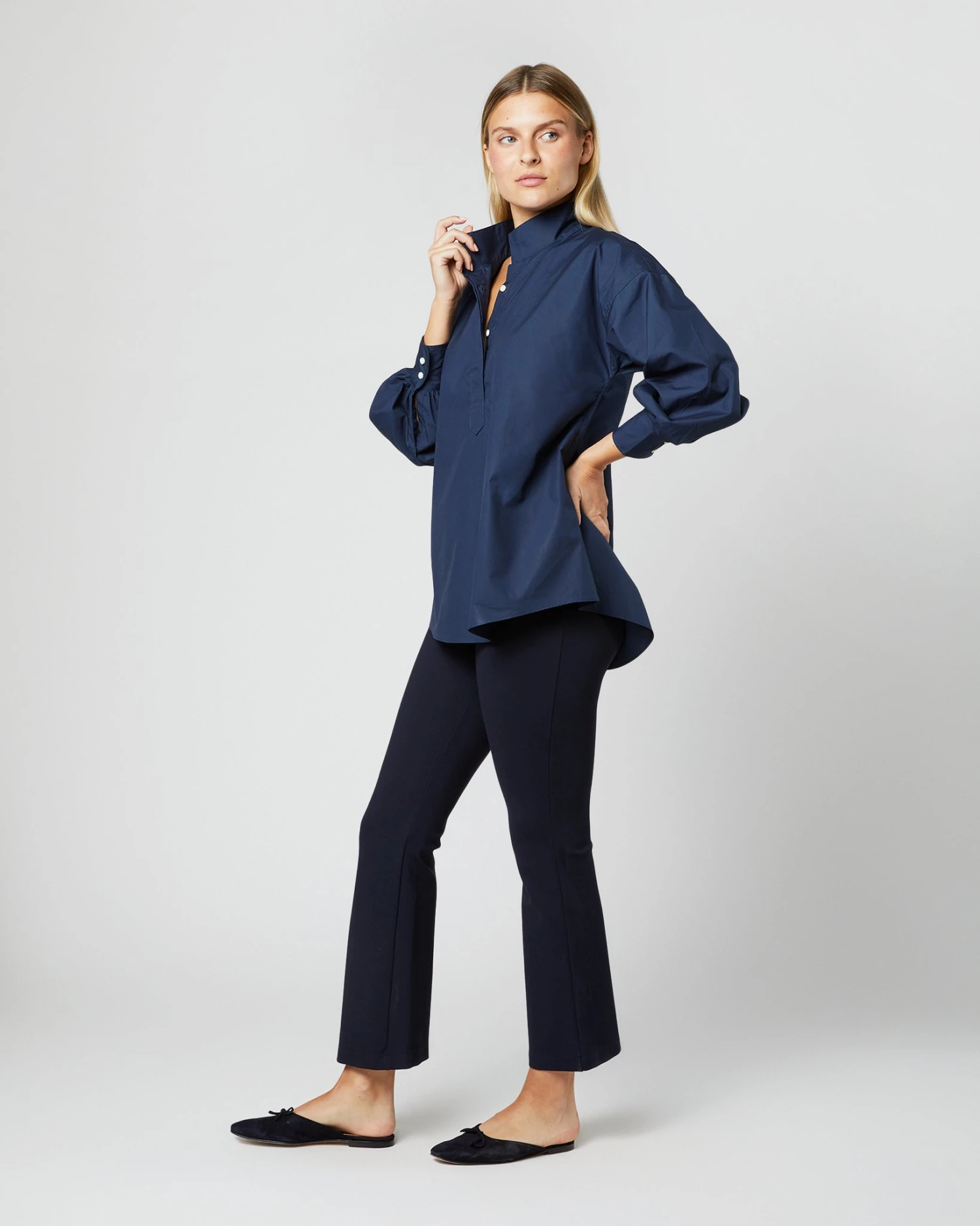 Anaya Popover Shirt In Navy Poplin - Image 3