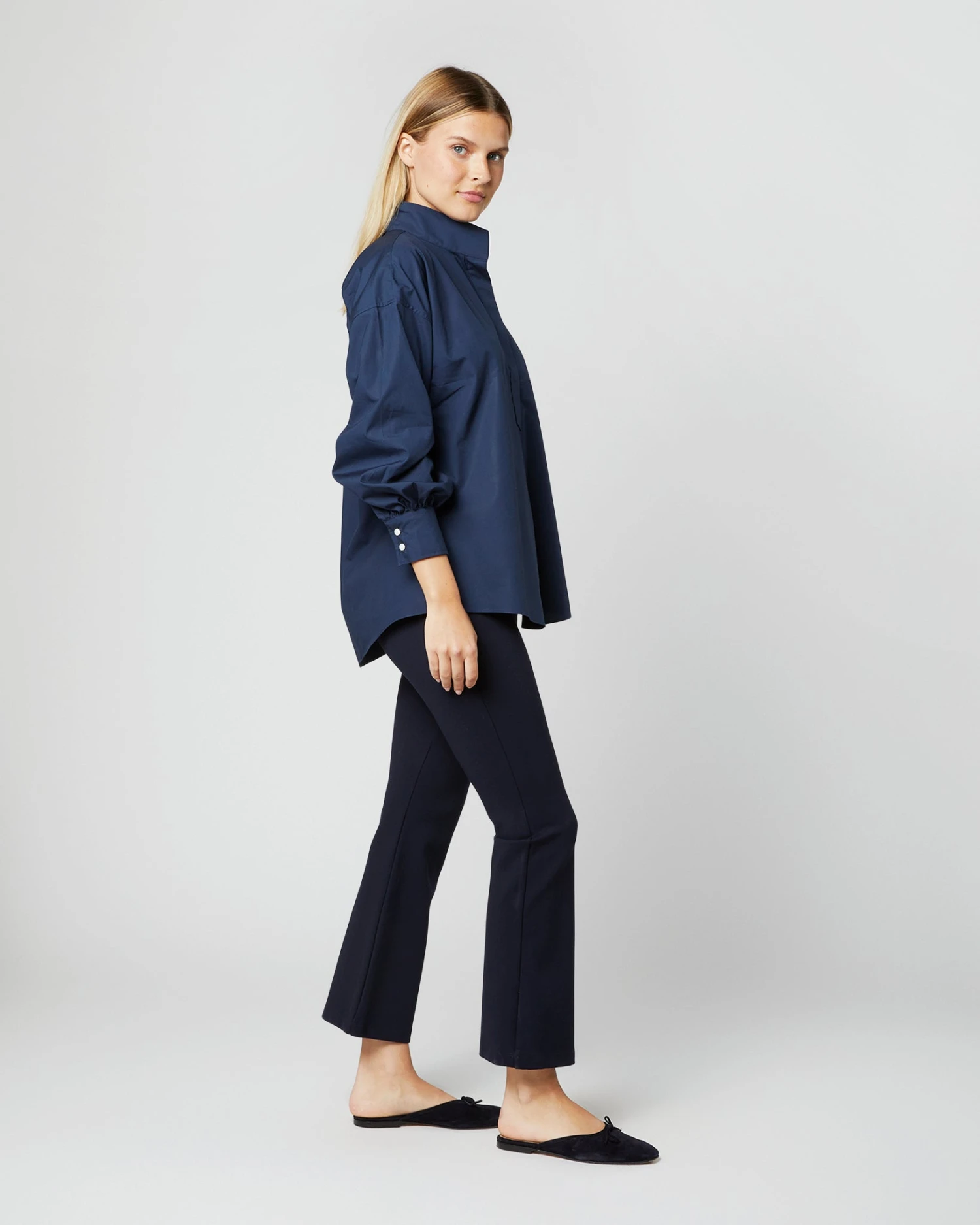 Anaya Popover Shirt In Navy Poplin - Image 5