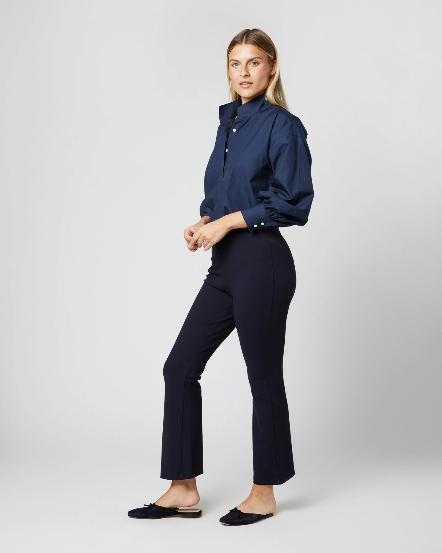 Anaya Popover Shirt In Navy Poplin - Image 9