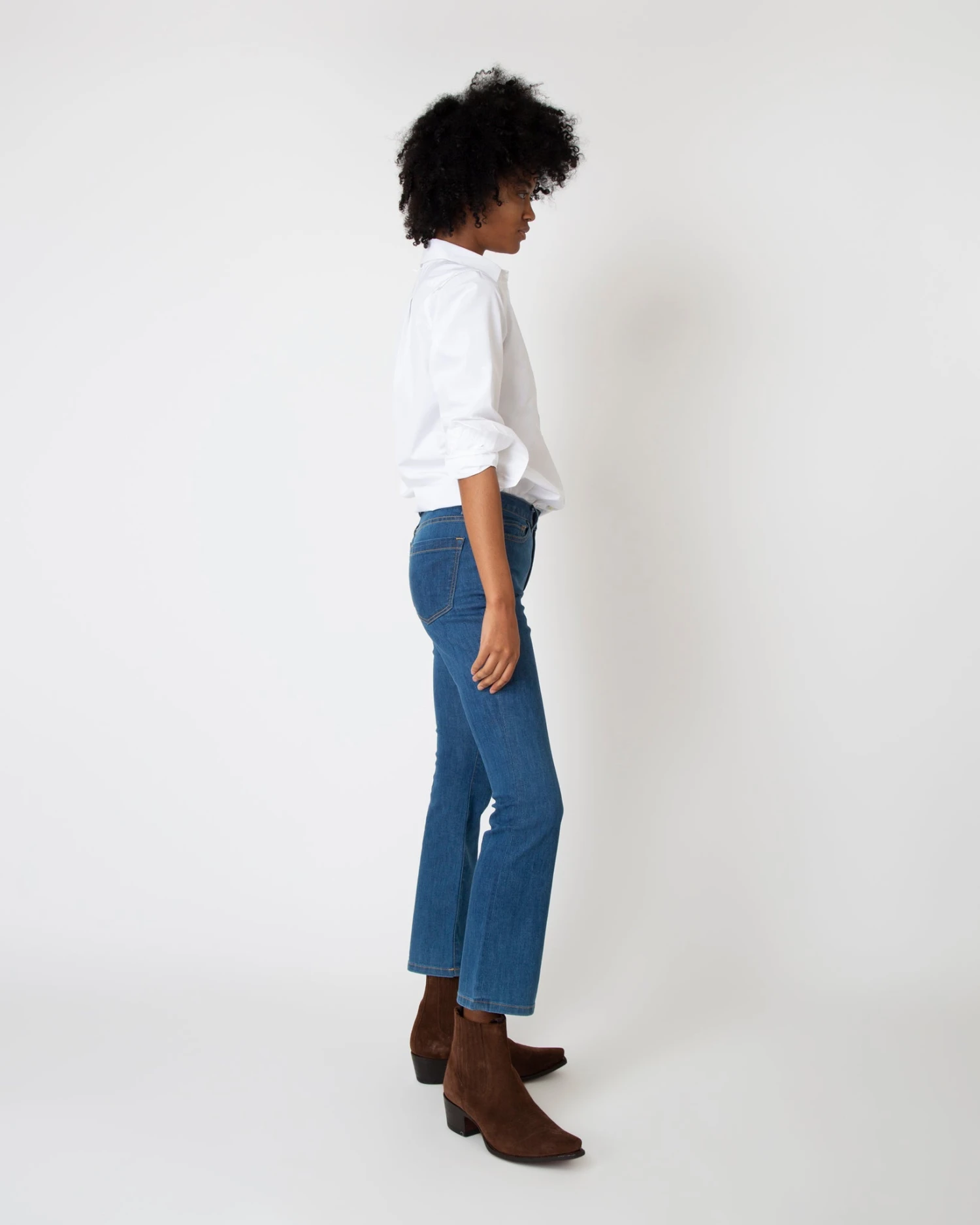 Flare Cropped 5-Pocket Jean In 3-Year Indigo Stretch Denim - Image 3