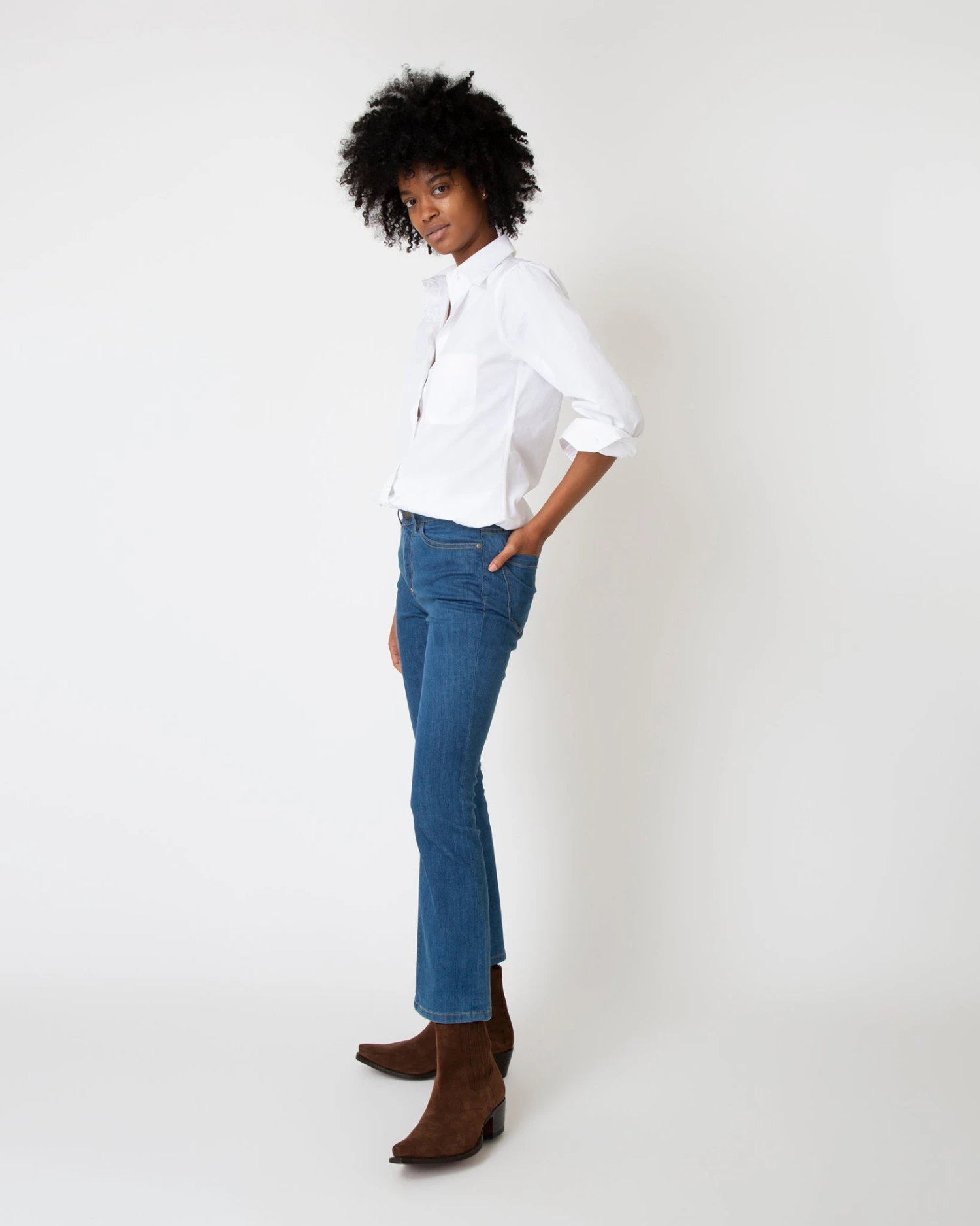 Flare Cropped 5-Pocket Jean In 3-Year Indigo Stretch Denim - Image 5