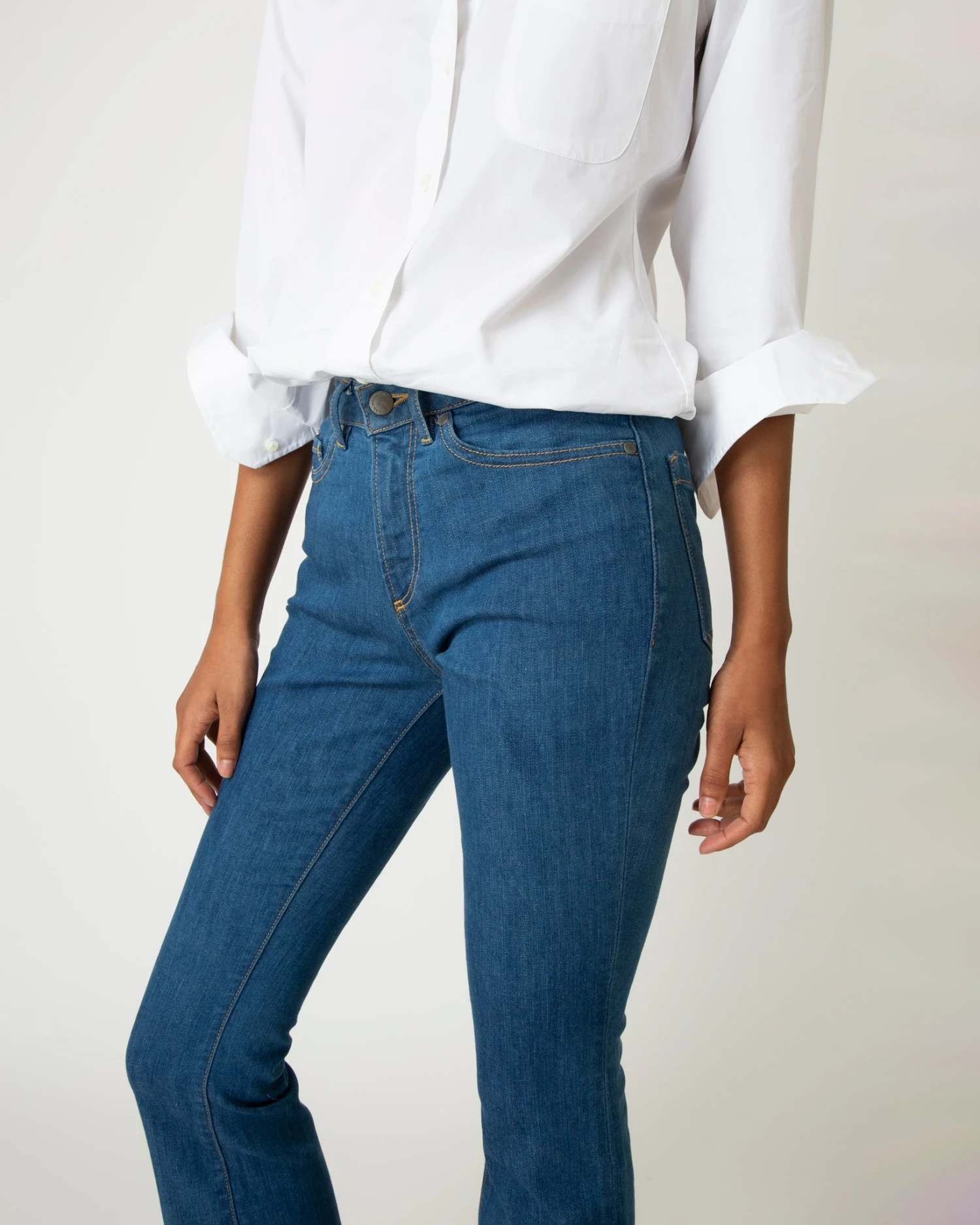 Flare Cropped 5-Pocket Jean In 3-Year Indigo Stretch Denim - Image 8