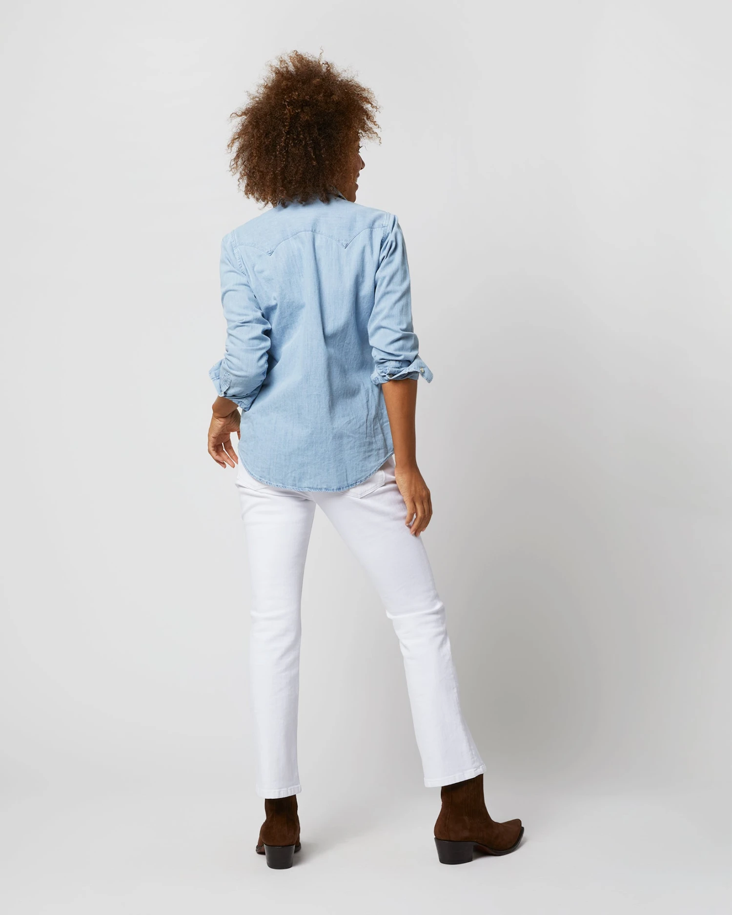 Western Shirt In Extra Lightwash Denim - Image 5