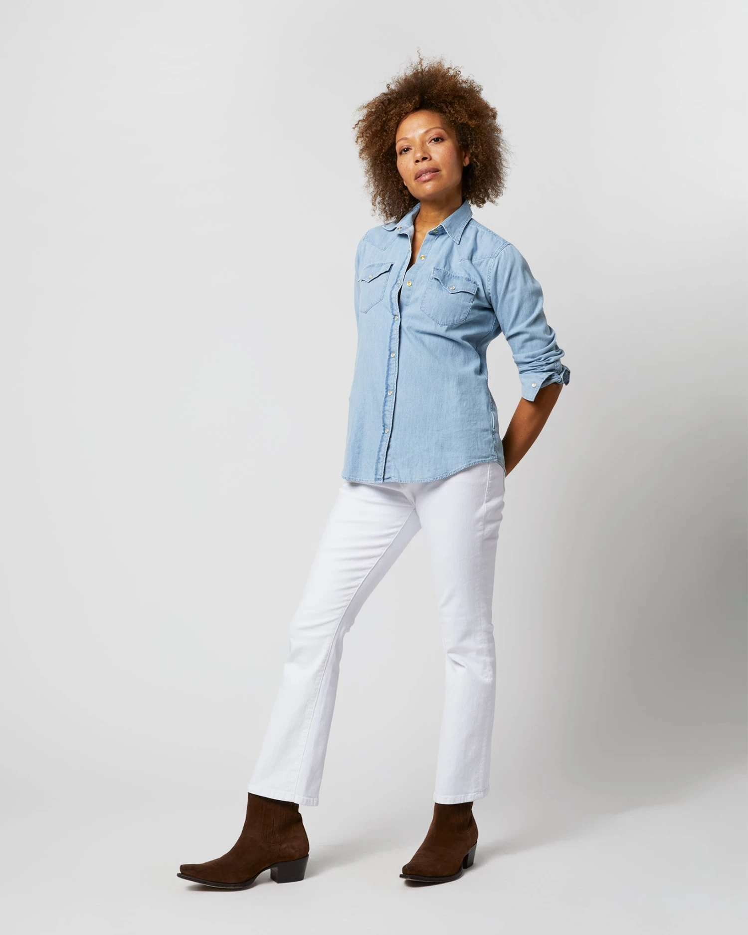 Western Shirt In Extra Lightwash Denim - Image 7