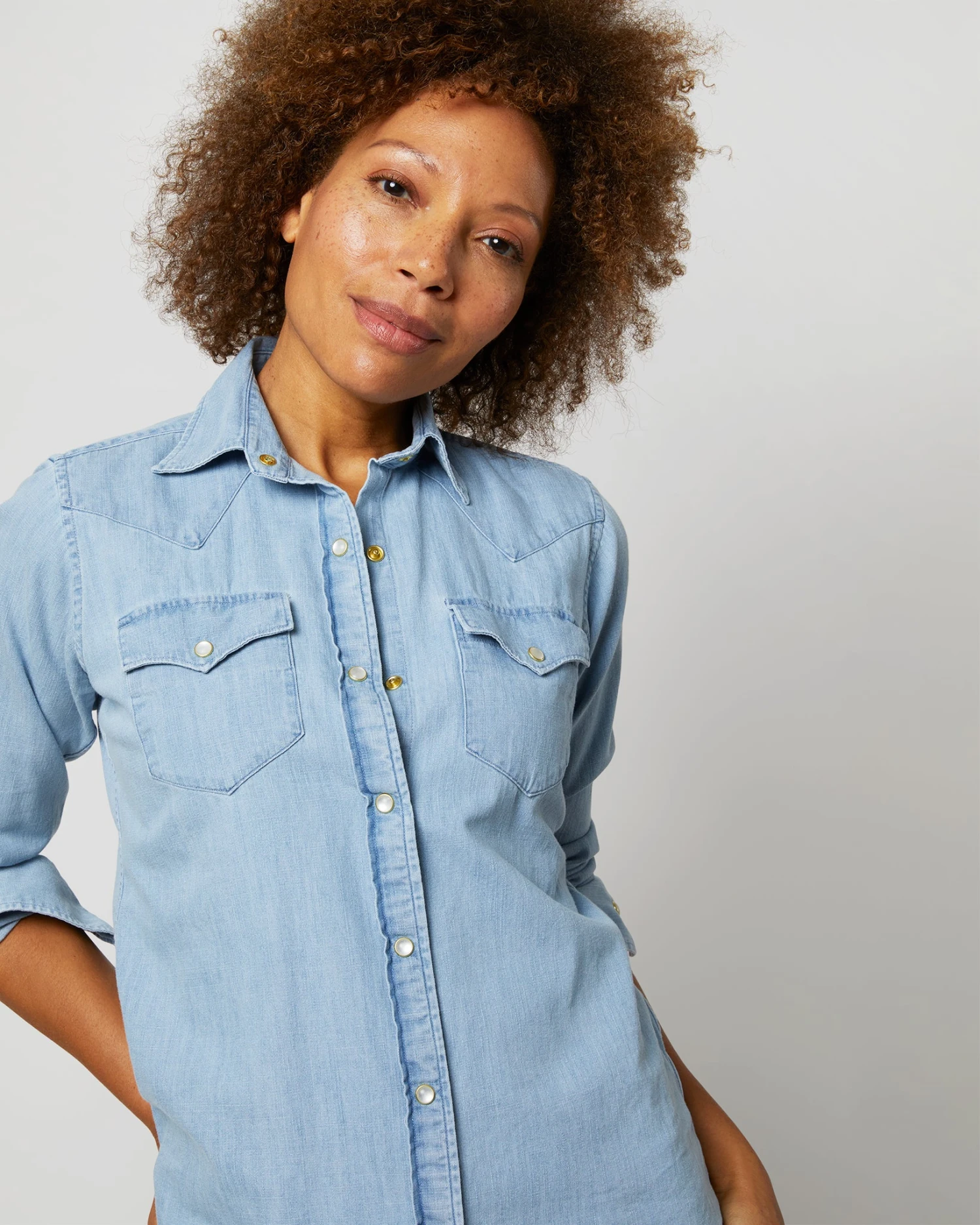 Western Shirt In Extra Lightwash Denim - Image 3