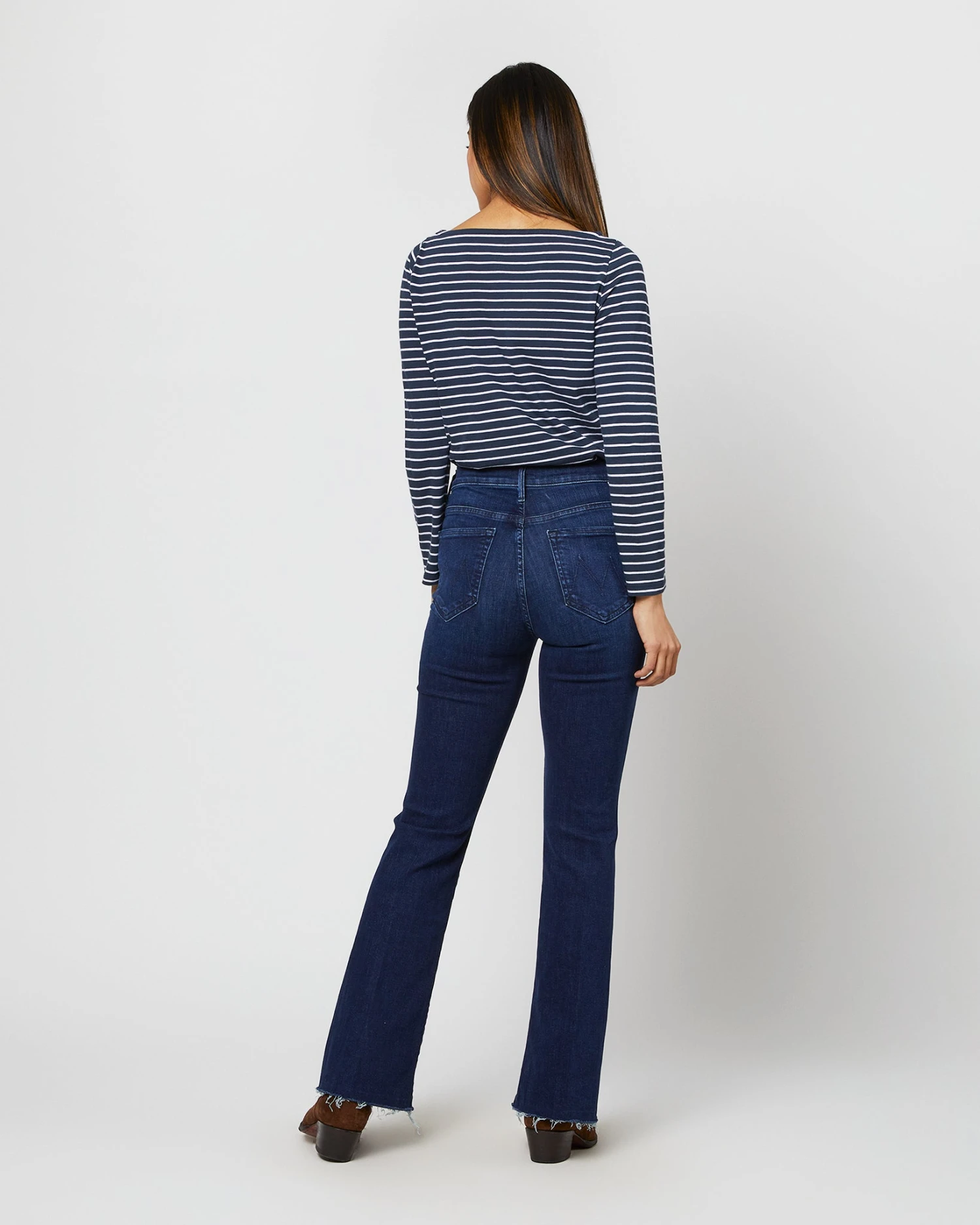 The Weekender Fray Jean In Mint Condition - Image 5