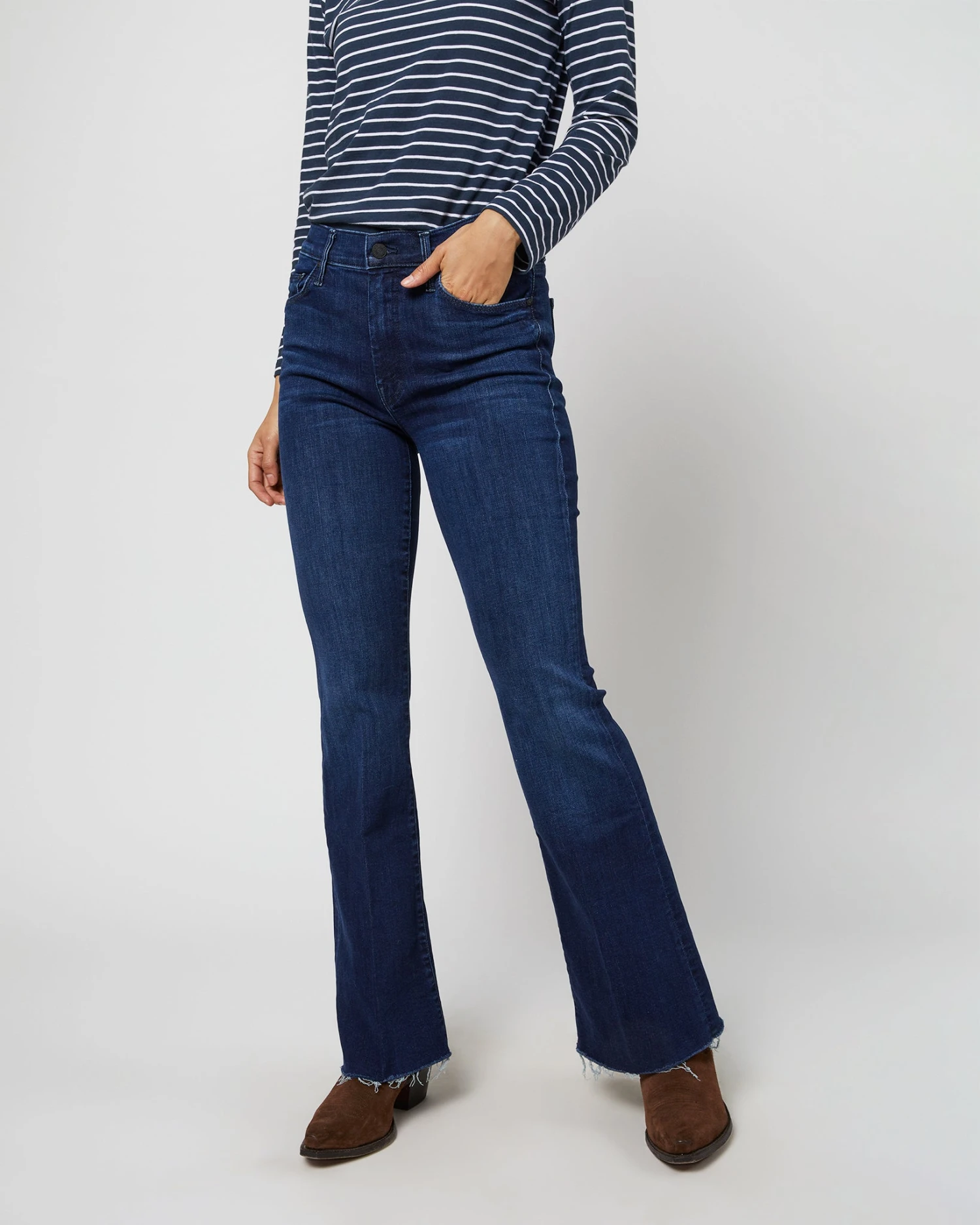 The Weekender Fray Jean In Mint Condition - Image 3