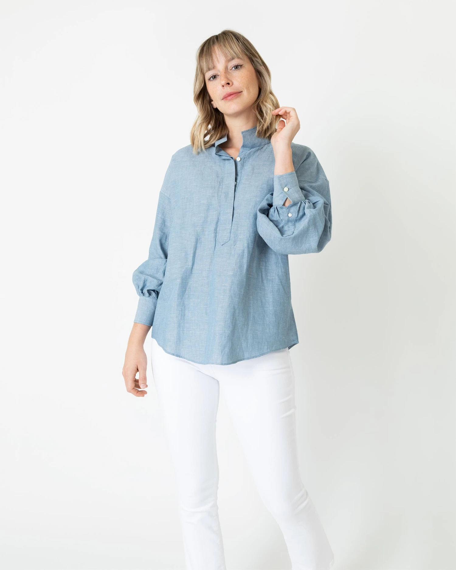 Anaya Popover Shirt In Extra Light Washed Cotolino Chambray - Image 6