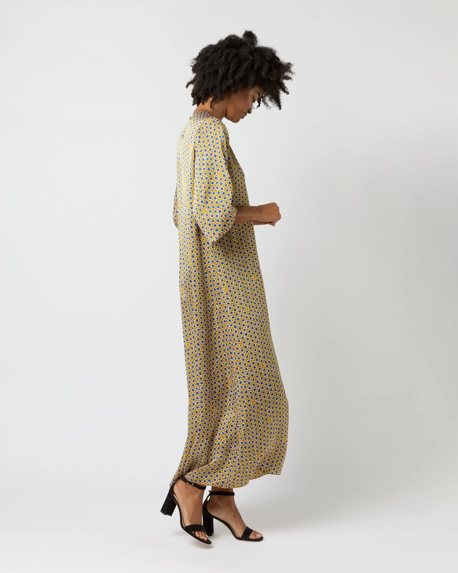 Long-Sleeved Paige Maxi Dress In Gold/Sapphire Sunflower Charmeuse - Image 4