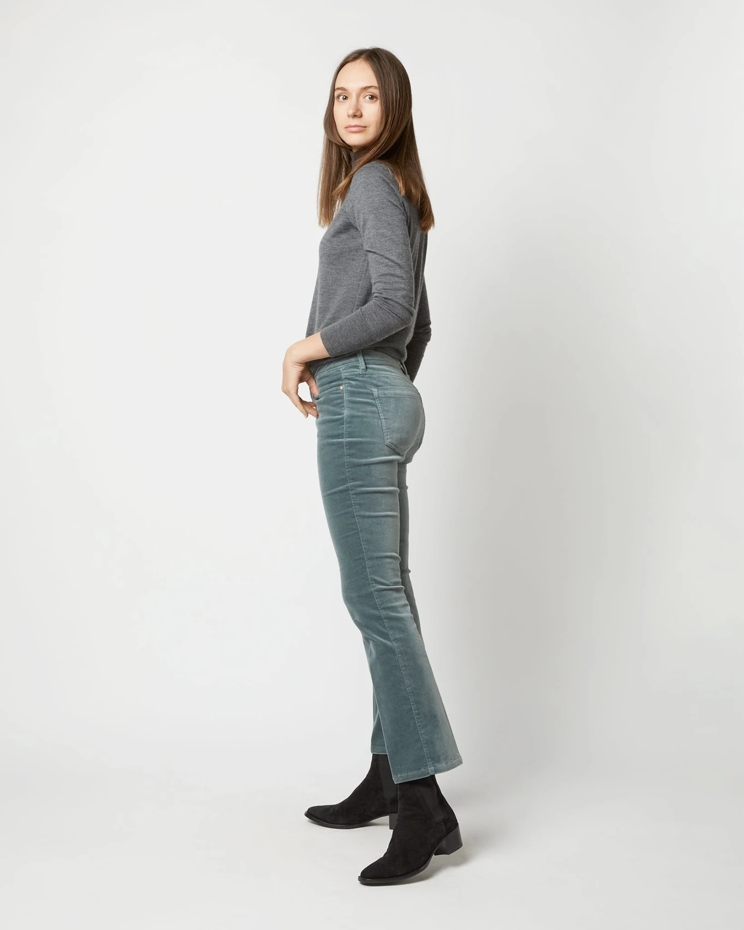 Flare Cropped 5-Pocket Jean In Lovat Stretch Velveteen - Image 4