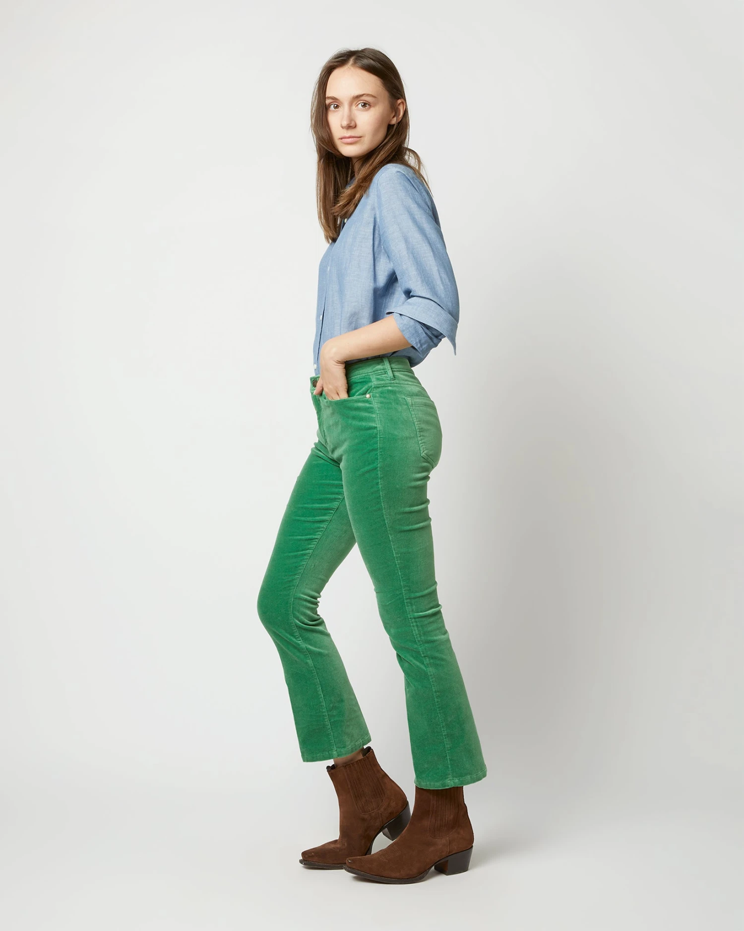 Flare Cropped 5-Pocket Jean In Apple Stretch Velveteen - Image 3