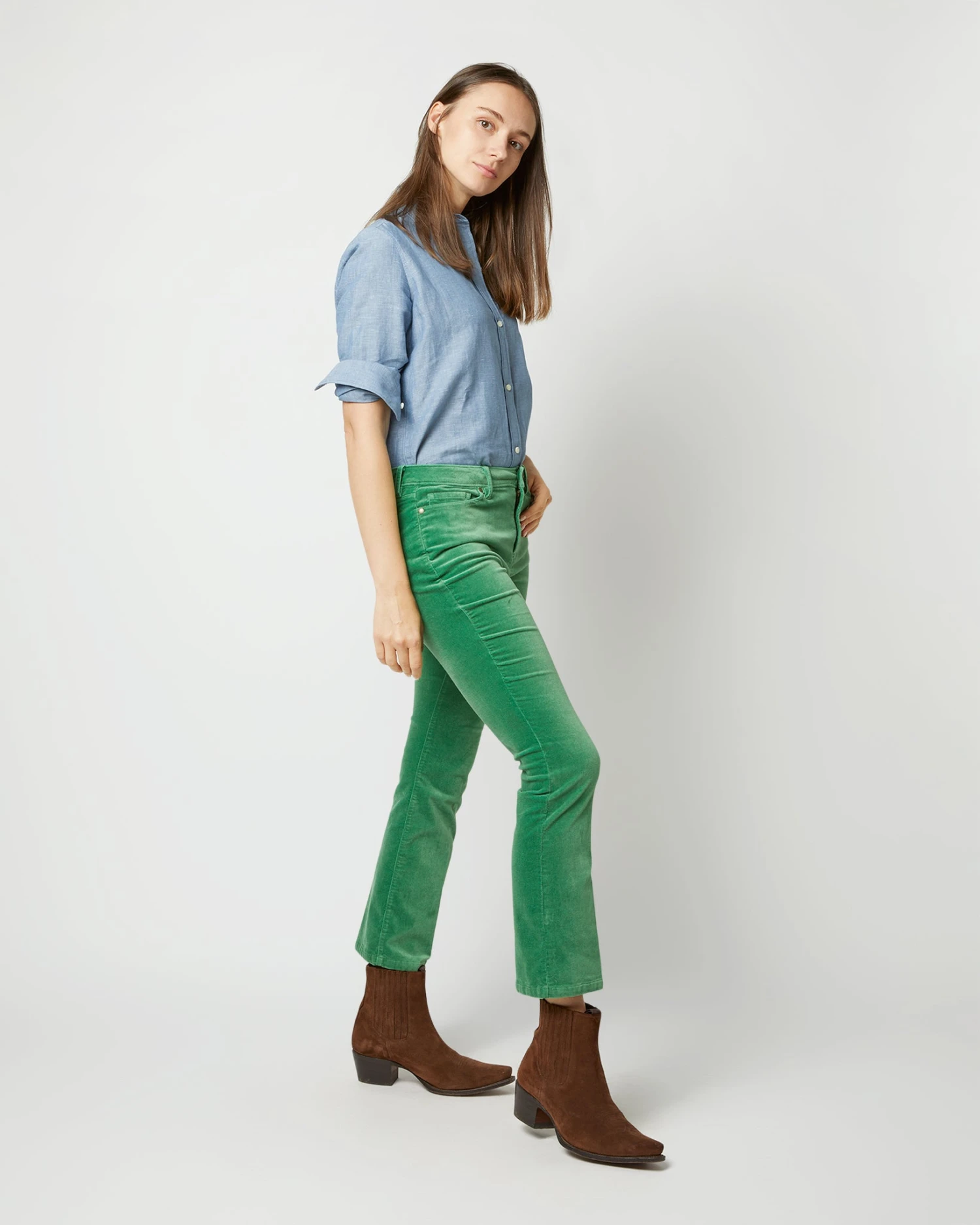 Flare Cropped 5-Pocket Jean In Apple Stretch Velveteen - Image 6