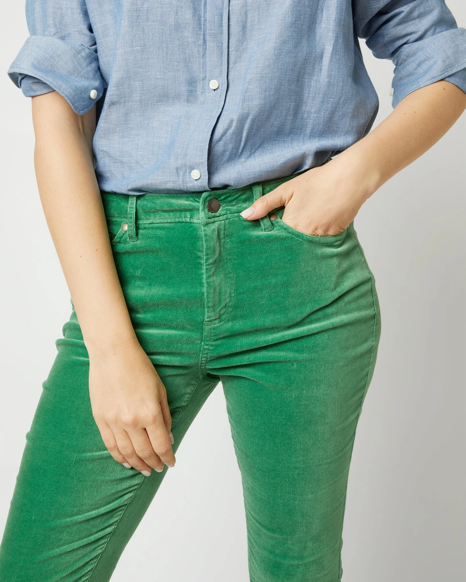 Flare Cropped 5-Pocket Jean In Apple Stretch Velveteen - Image 2