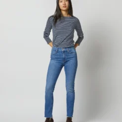 The Mid Rise Dazzler Ankle Fray Jean In New Sheriff In Town