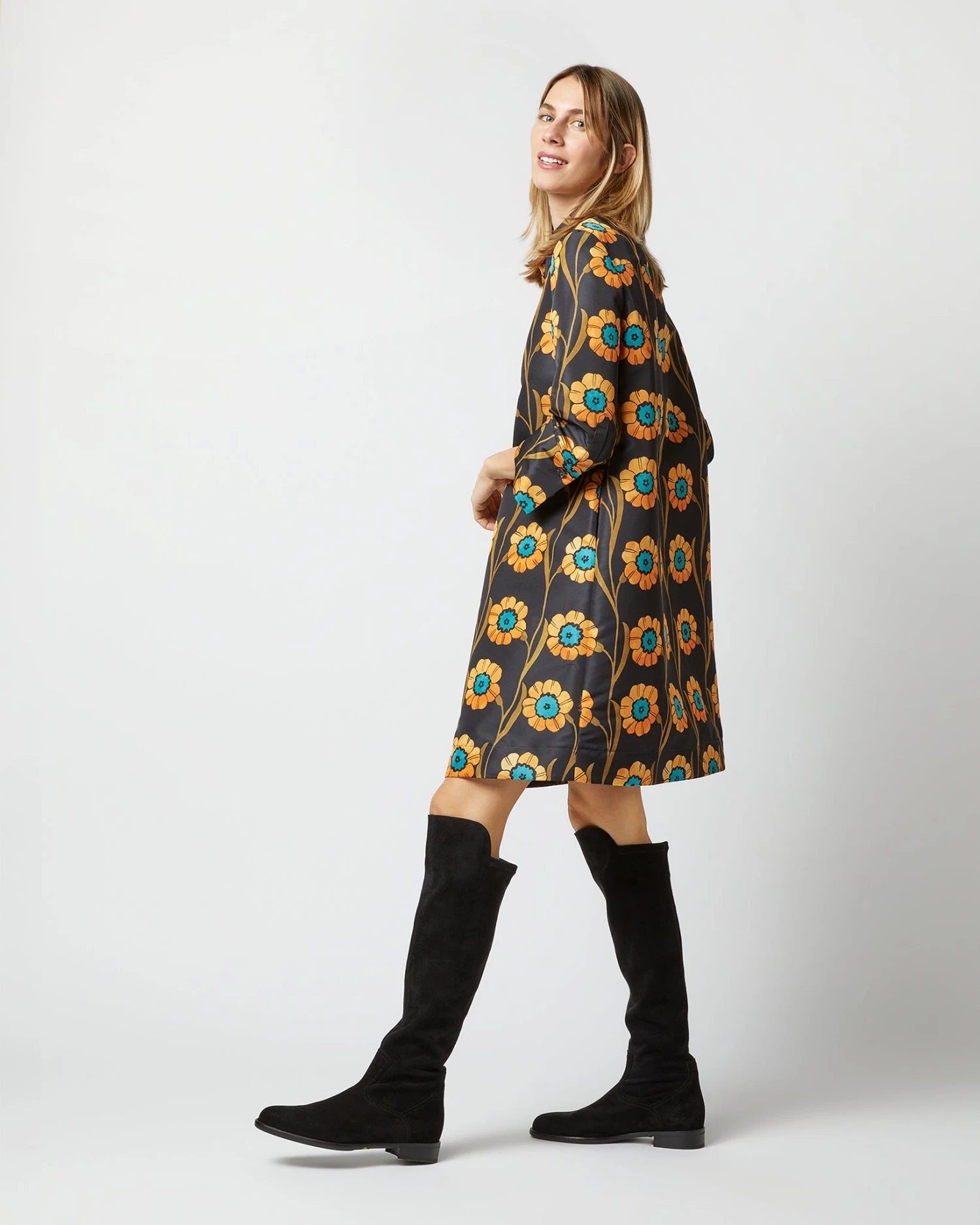 Short Artemis Dress In Daisychain Black Faille - Image 4