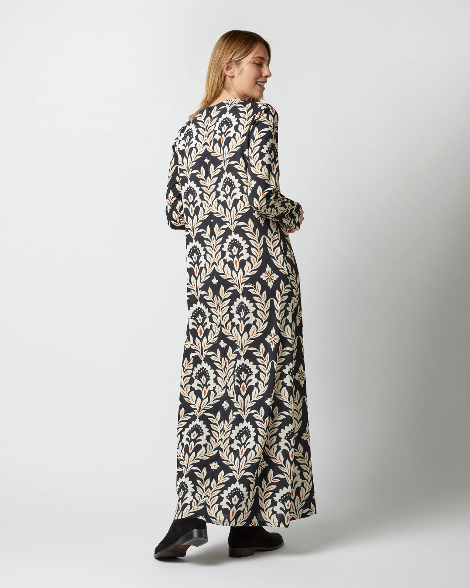 Long Sleeve Swing Dress In Ghirlanda Black Sablé - Image 4